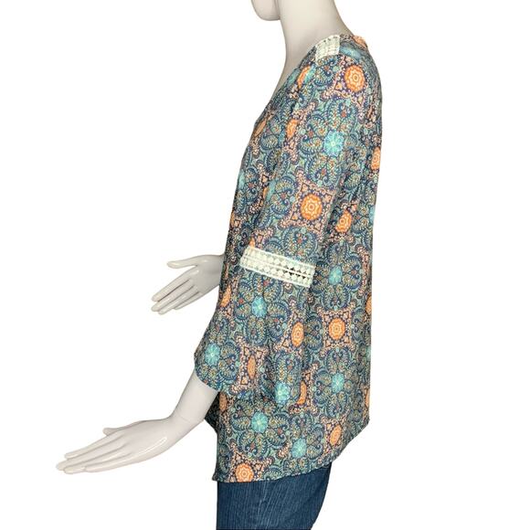 NEW DIRECTIONS Women Top Size M moroccan print bell sleeves - Picture 4 of 9